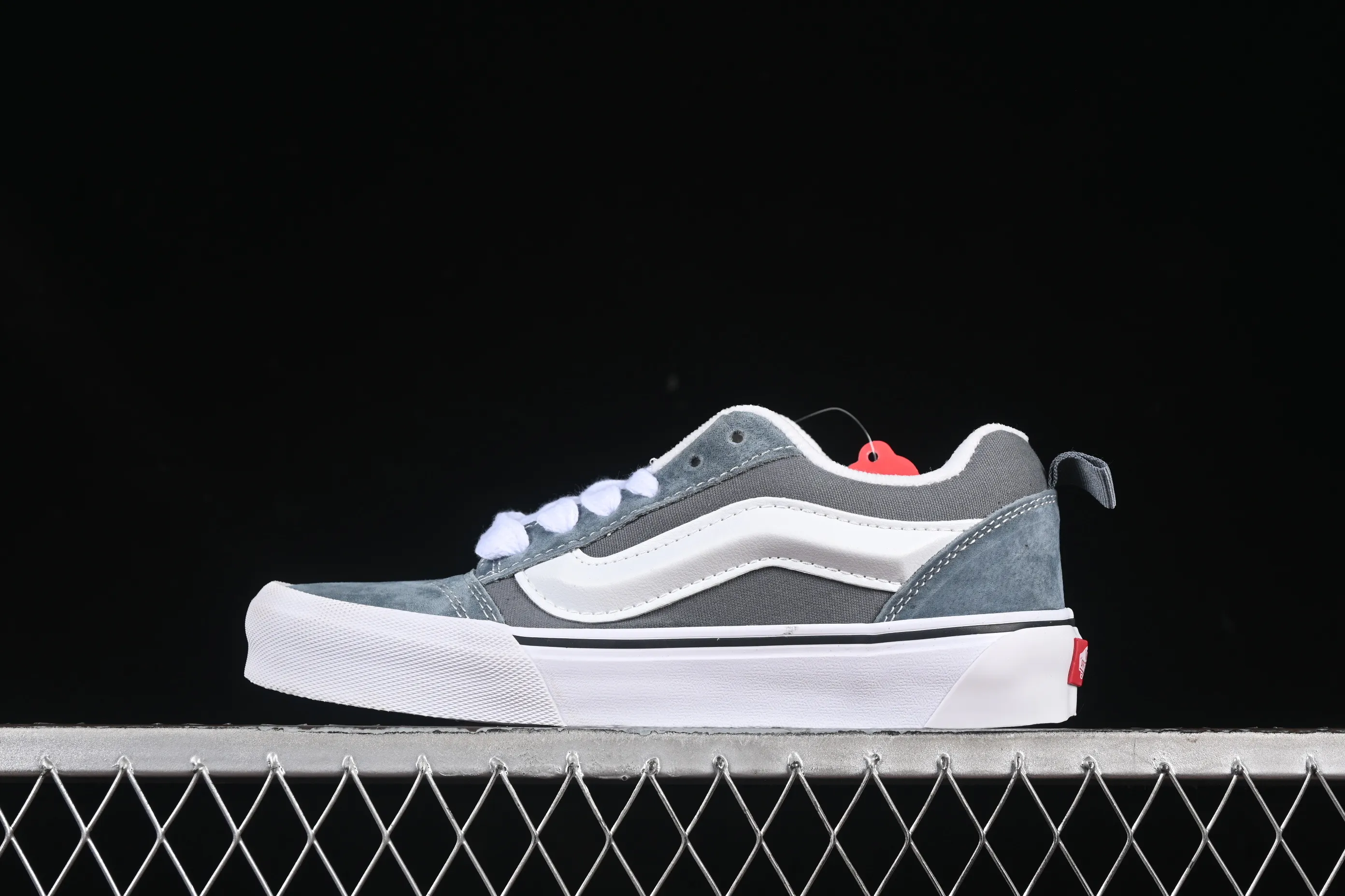 All categories Vans Vans series Vans Low Vans low-top Vans Knu Skool Vans low-top retro casual fat bread shoes VN0009QC6BT
